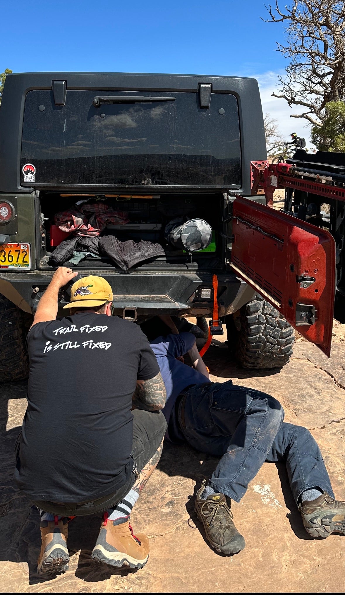 Black Lucky13Motorsportz Team T-shirt "Trail fixed is still Fixed" Jeep problems